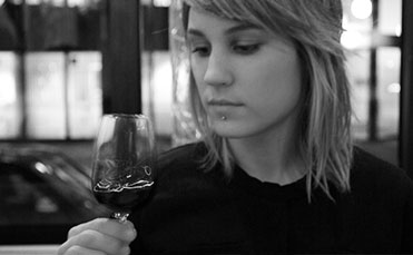 wine_swirl_bw_thumbnail_small